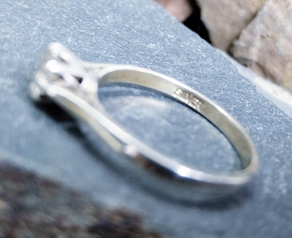 Vintage Art Deco Silver Clear Glass Ring - Size uk Q 1/2 (us 8) - 1.9g