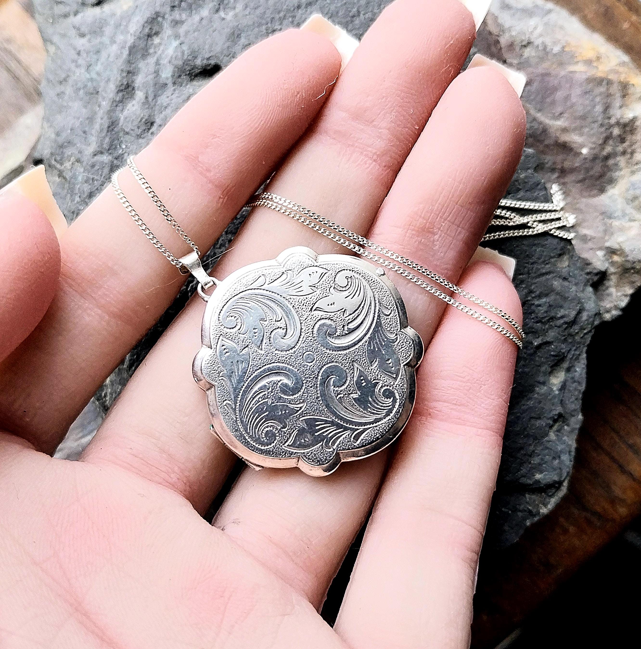 Sterling Silver LOCKET Circular with scalloped edge, Large on 24" Chain - 10.9g