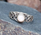 Vintage Mother of Pearl RING Sterling Silver Celtic Knot - Size uk m1/2 ( us 6.5) - 1.5g