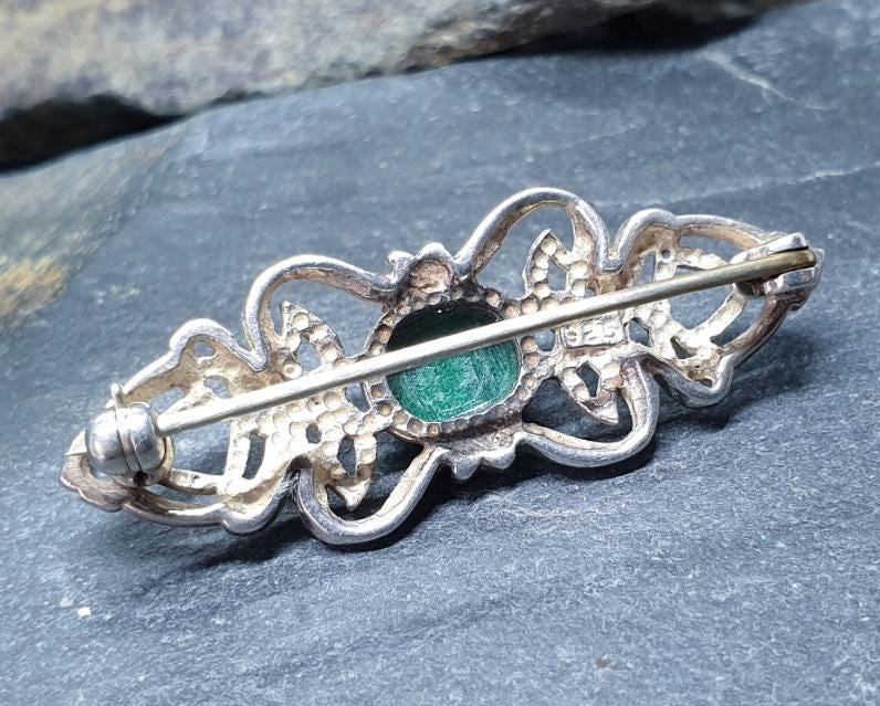 SILVER CELTIC Knot Brooch with Green malachite gemstone - 6g
