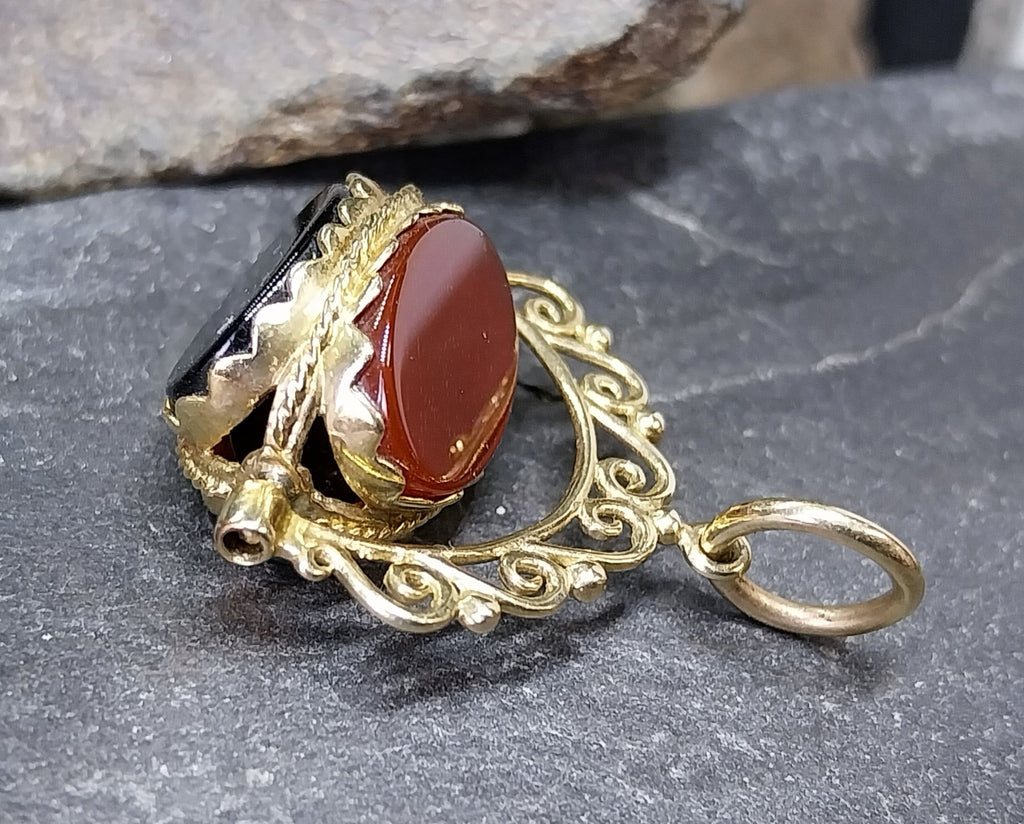 9ct GOLD Triple Spinner Watch Fob Pendant - Bloodstone, Onyx & Carnelian - 5.6g