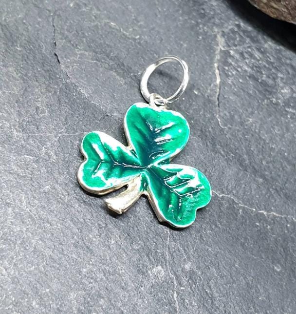 Silver CLOVER SHAMROCK Small CHARM with green enamel - Vintage  0.6g