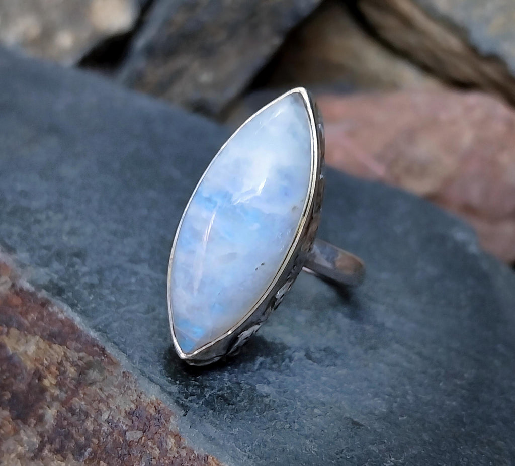 Vintage SILVER MOONSTONE RING - Ethereal - uk size Q (8) - 6.5g