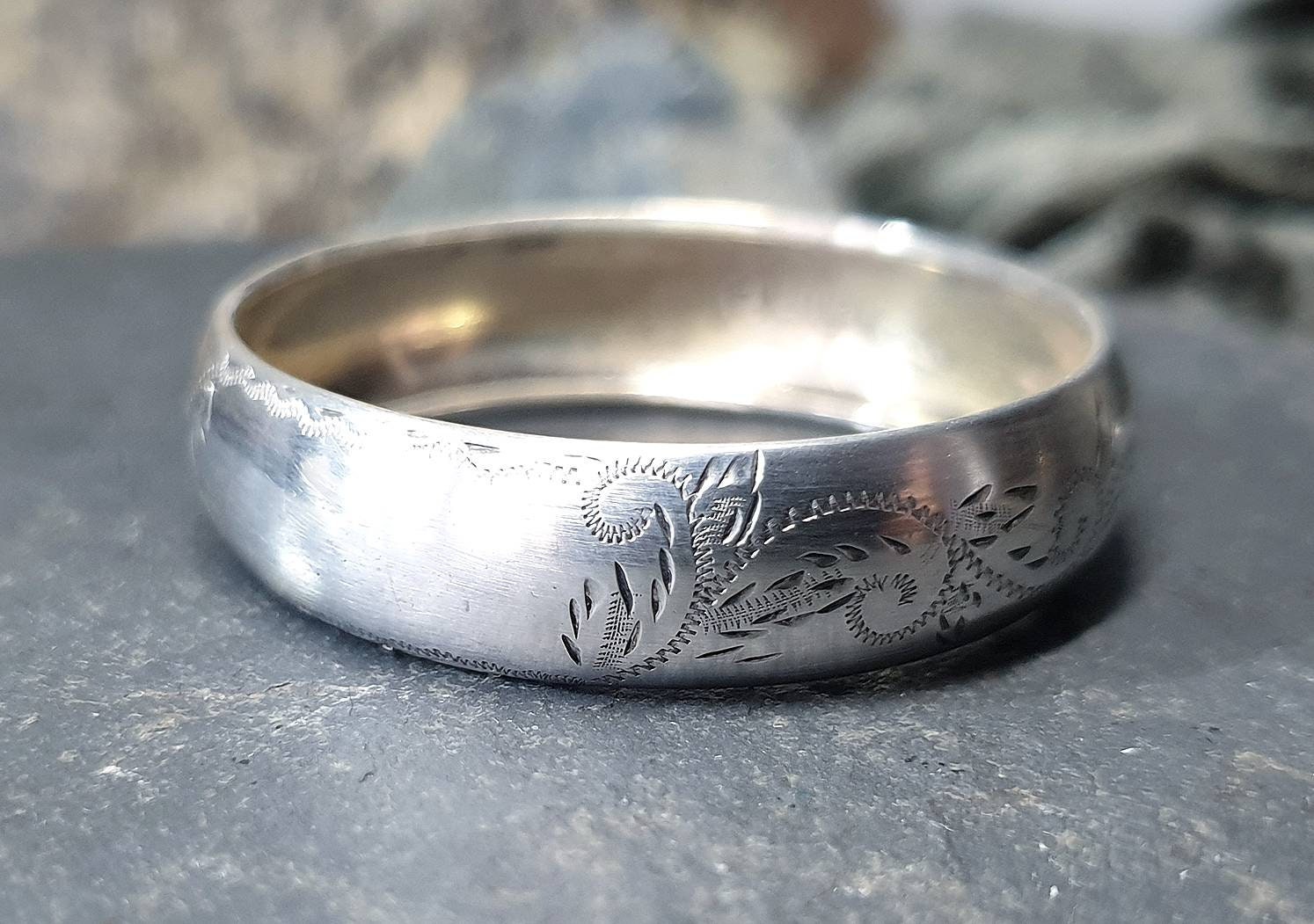 Antique BABY Silver Bangle Bracelet - Chester 1913 - 3.3g