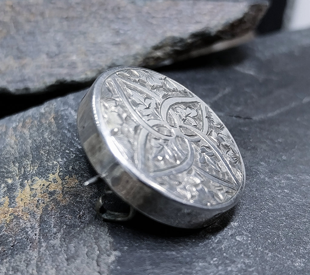 Antique Sterling Silver Circular Button Brooch  - Ivy Leaf Celtic Design - 5.5g