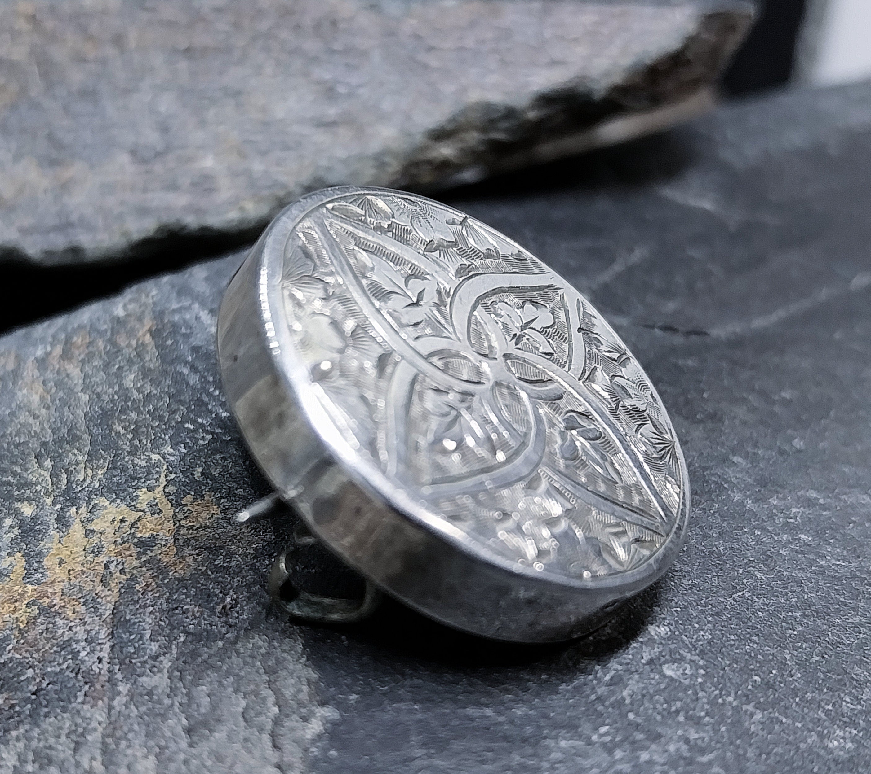 Antique Sterling Silver Circular Button Brooch  - Ivy Leaf Celtic Design - 5.5g
