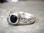 SILVER CELTIC RING - with Black Onyx stone - Size R (us size 8.5) - 2.4g