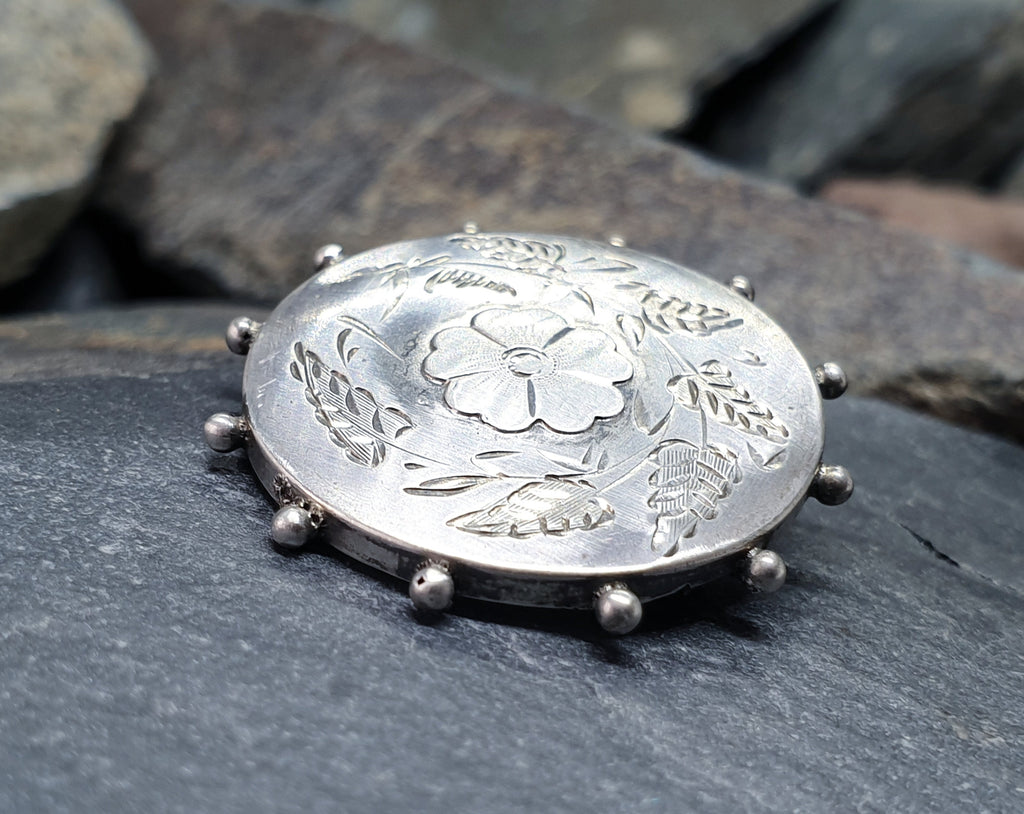 Victorian Sterling Silver Circular Brooch  - Shield Button c. 1888  - 2.9g