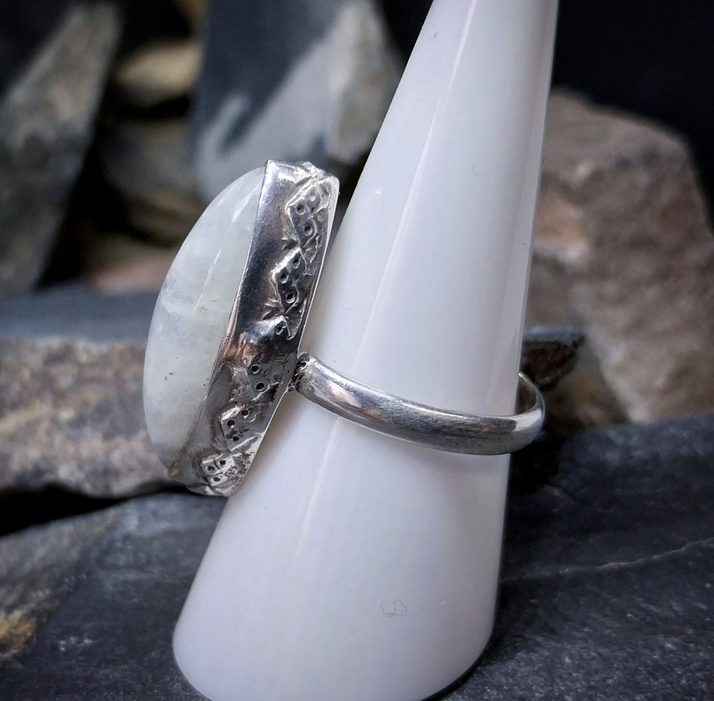 Vintage SILVER MOONSTONE RING - Ethereal - uk size Q (8) - 6.5g