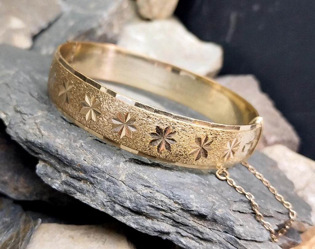Vintage 9ct Rolled GOLD BANGLE Bracelet Wide with star pattern - 28.7g