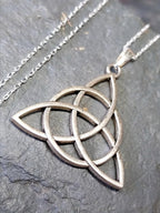 Sterling Silver CELTIC Triquetra Pendant Necklace on 18" Chain - 3.5g