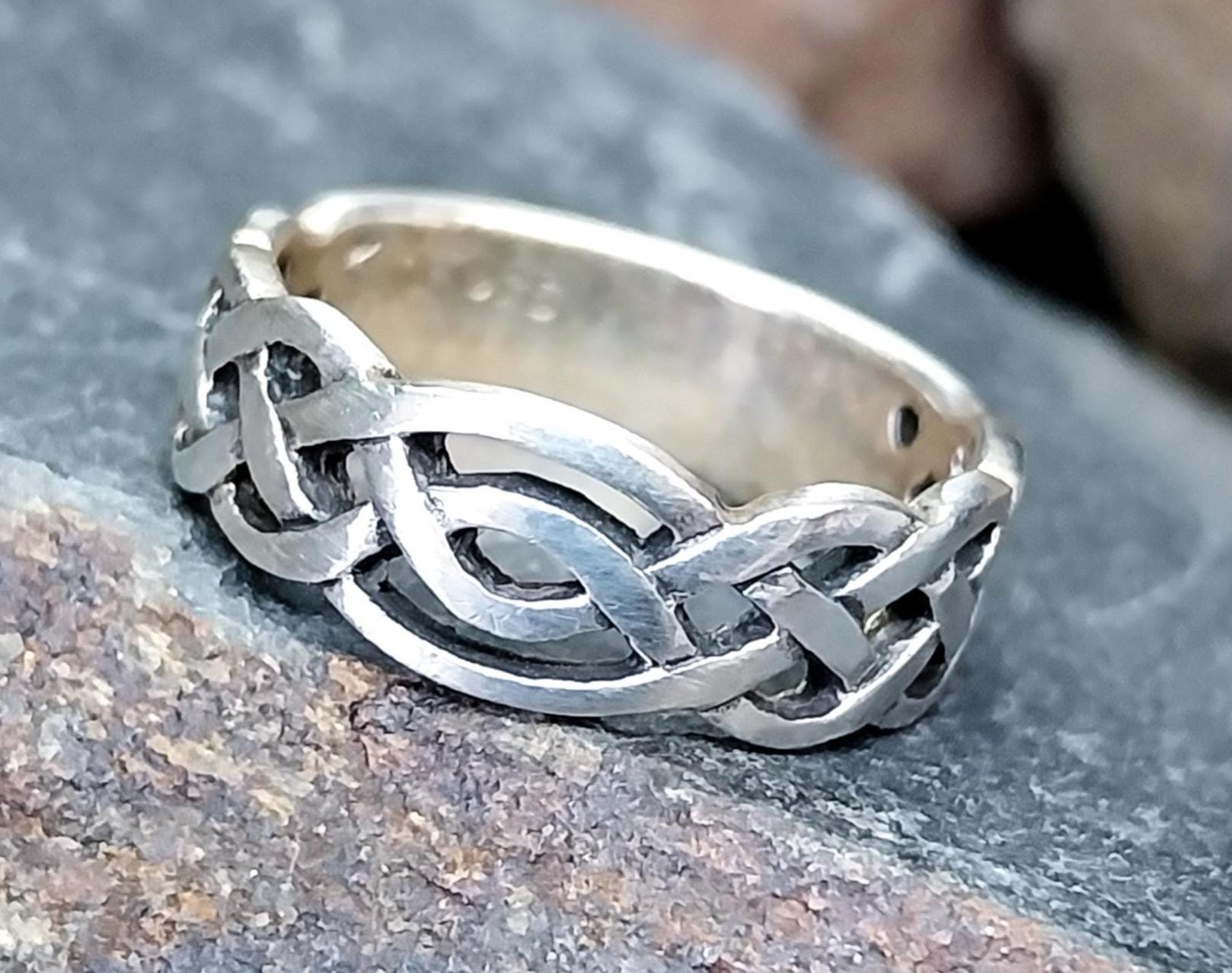 Silver CELTIC KNOT RING - 925 Sterling Silver - Size uk M ( us 6) 3.1g