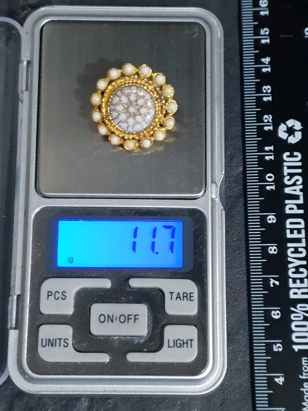 Vintage Circular BROOCH - Gold Tone with Faux Seed Pearls - 11.7g