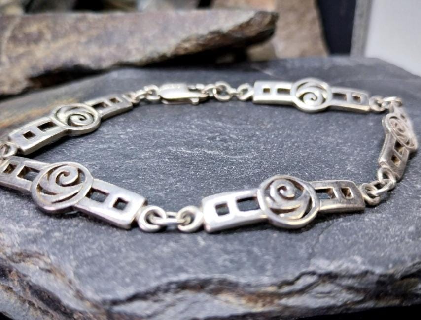 Vintage Celtic Sterling Silver Bracelet - Mackintosh Rose Links - 19cm - 10.6g