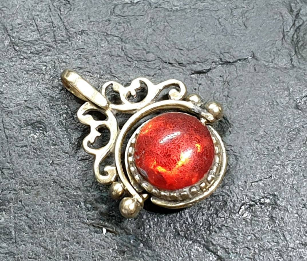 Vintage 9ct GOLD Spinner Watch Fob Pendant - Onyx & Carnelian - 3g