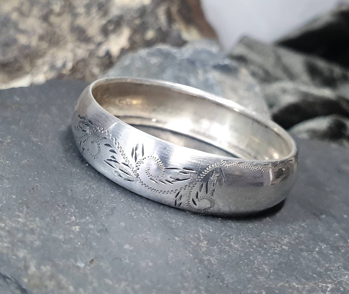 Antique BABY Silver Bangle Bracelet - Chester 1913 - 3.3g
