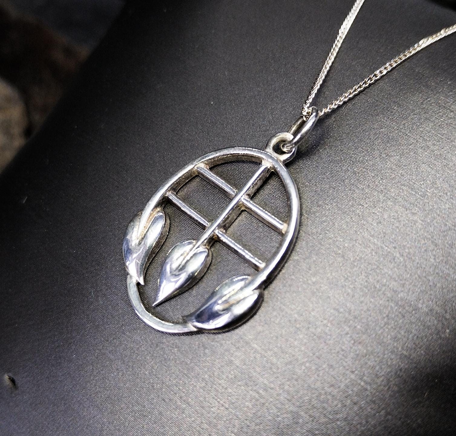 Sterling Silver CELTIC Cecily Leaf Pendant Necklace & 18" Chain - 4.3g