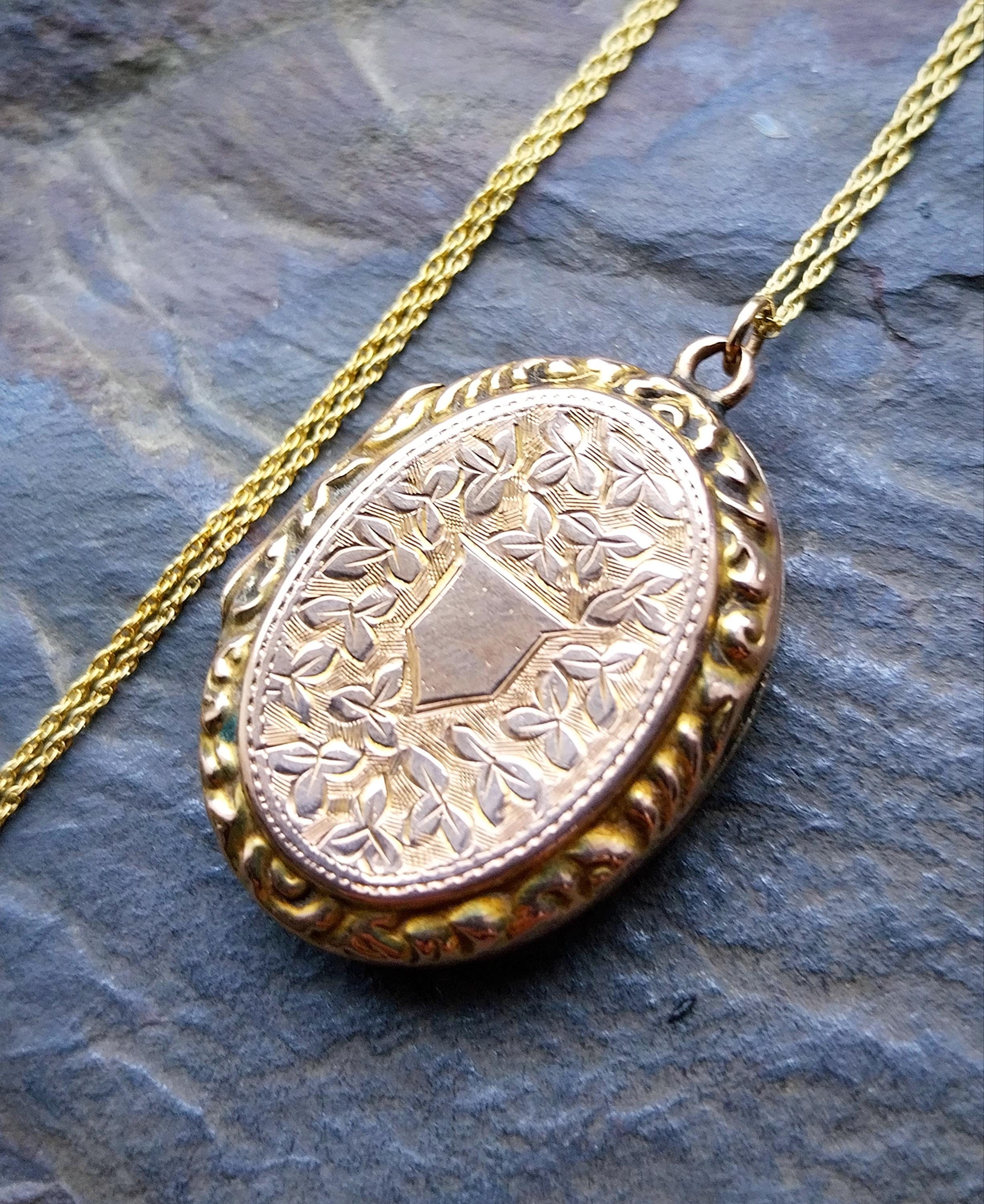 Antique 9ct Gold Oval LOCKET - Ivy Leaf design on 20" Chain - 5.4g