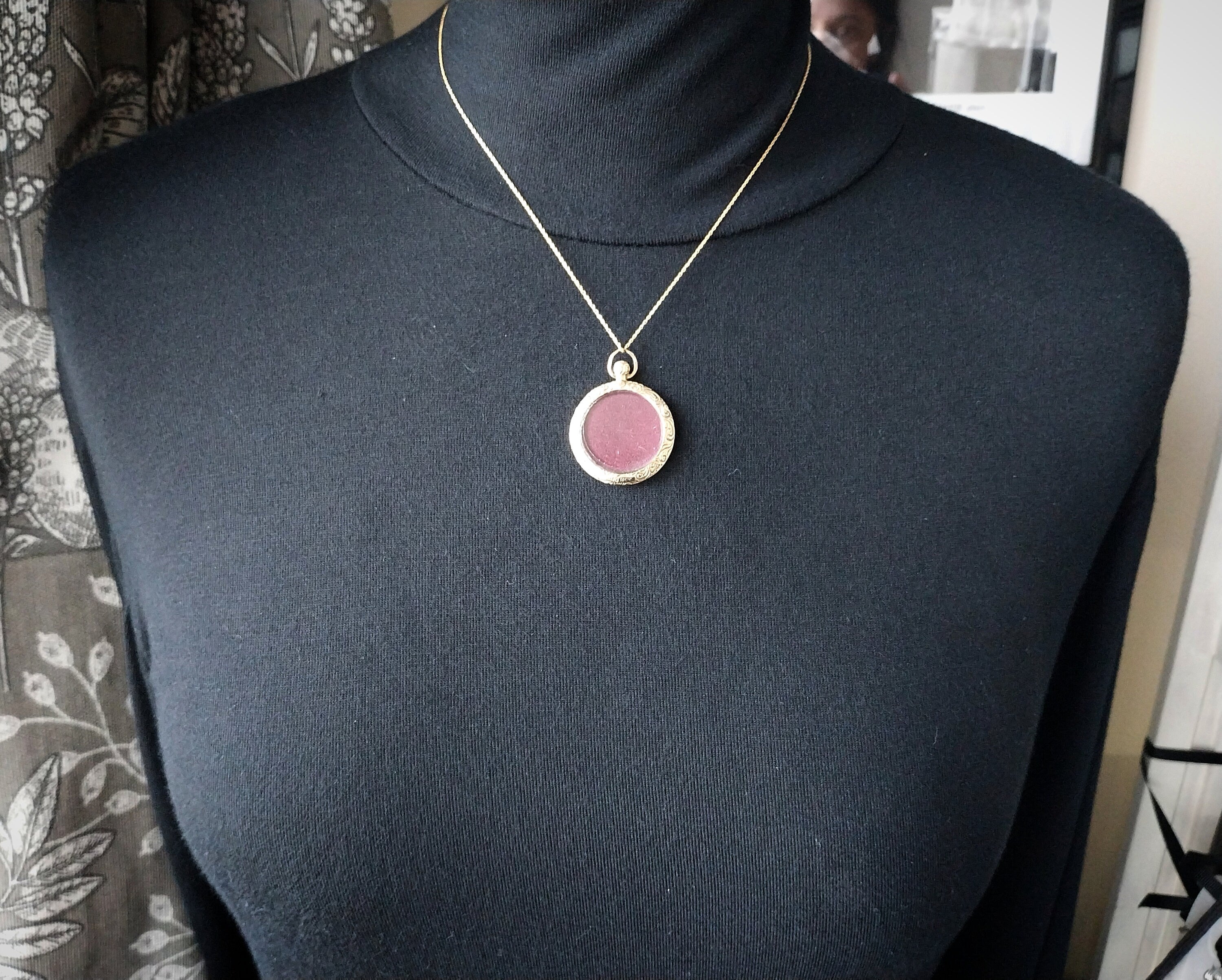 Antique 9ct Gold Photo Locket Pendant - Chester 1904 on 18" Chain - 5.7g
