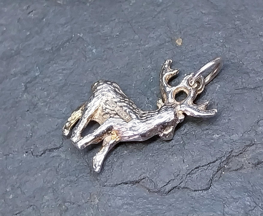 Sterling SILVER STAG DEER Charm Pendant - circa 1958 - 3.1g