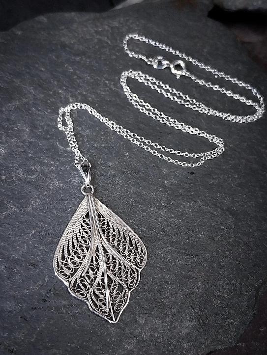 Vintage Sterling Silver Pendant Necklace Autumn Leaf on 18" Chain - 3g