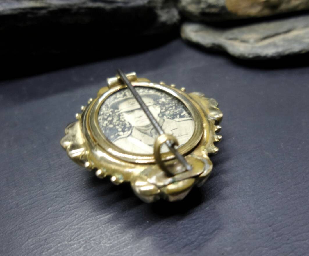 Victorian Photo Locket Brooch - Pinchbeck, Gilt  Mourning or Sweetheart with antique photo