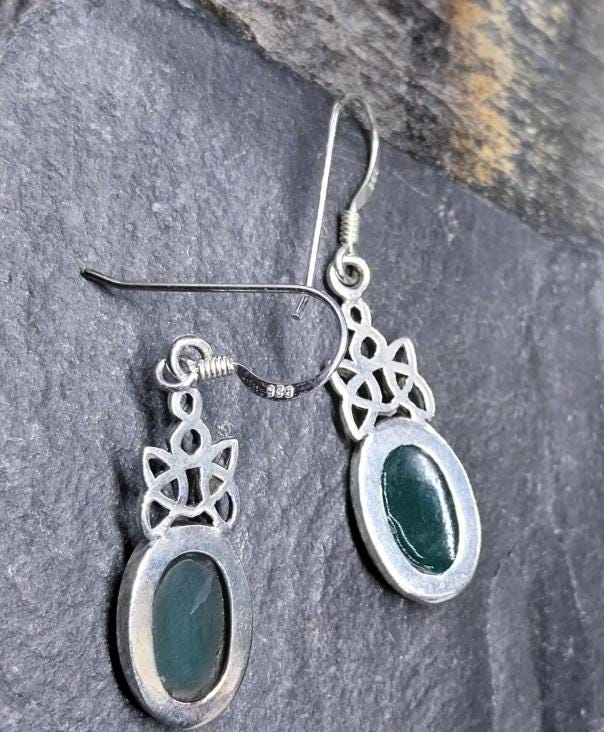 Sterling Silver Dangle Earrings - with Forest Green Agate GemStone - 4.7g