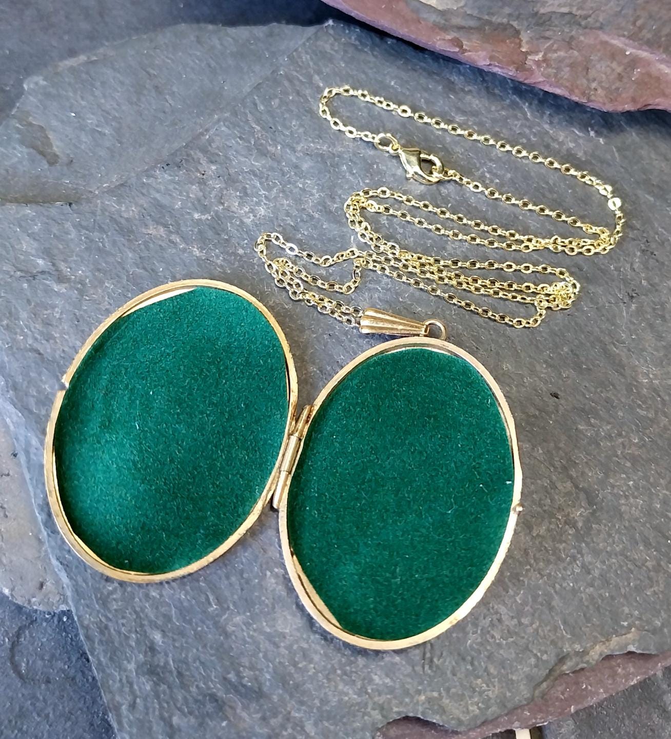 Large Vintage Gold LOCKET Necklace, Ferns - Rolled Gold with 18" Chain - 10.6g