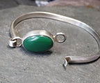 Vintage Sterling SILVER BANGLE Bracelet - with Green Agate Gemstone - 21.8g