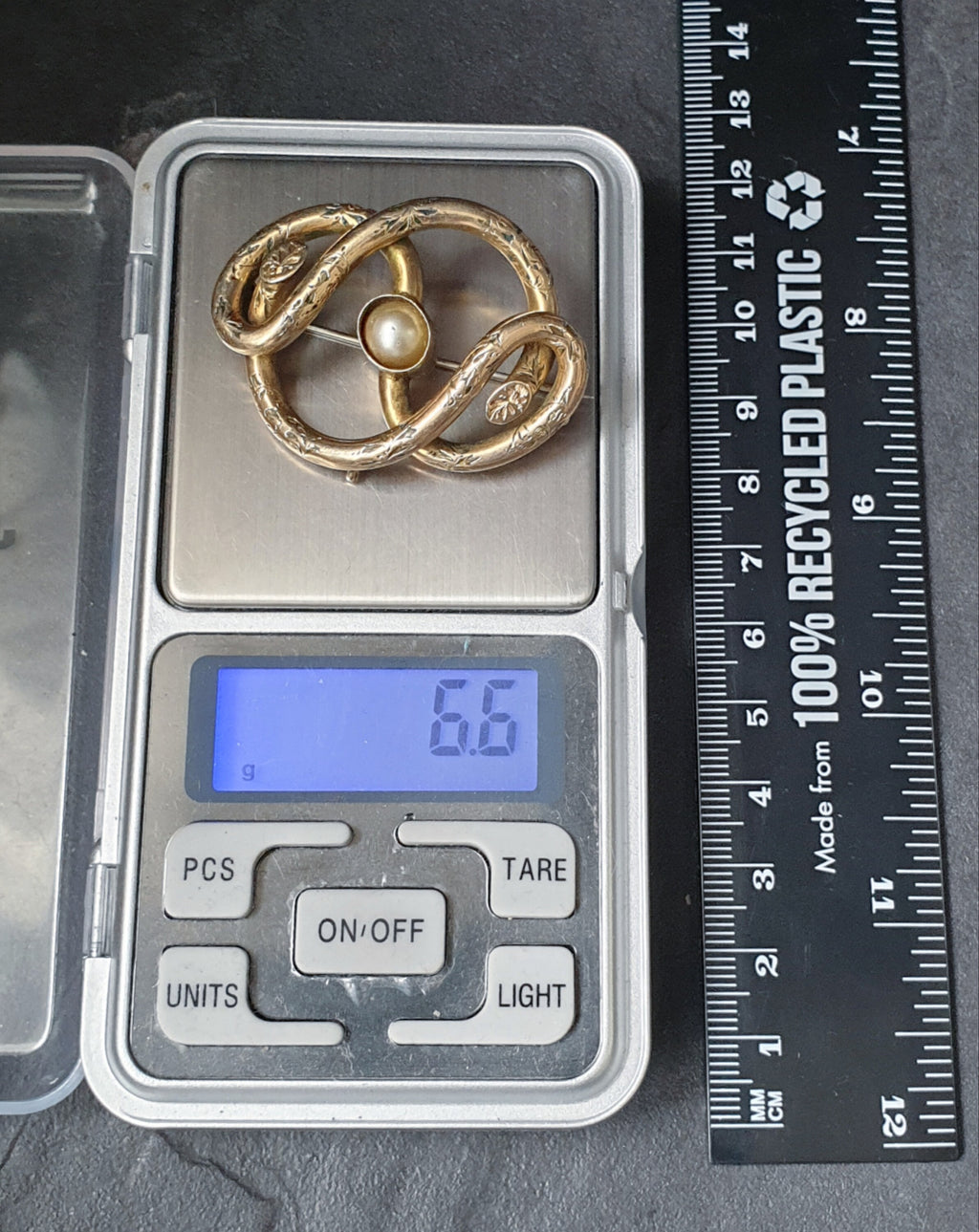 Antique 9ct Rolled Gold Infinity Lovers Knot with Pearl  - 6.6g