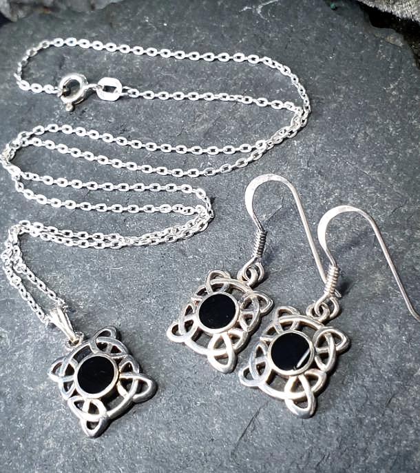 SILVER & ONYX Necklace and Matching Earrings Gift Set - Celtic Knot - 6.1g