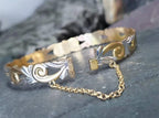 Vintage 9ct Rolled GOLD BANGLE - Beautiful Scroll with Safety Chain - 11.6g