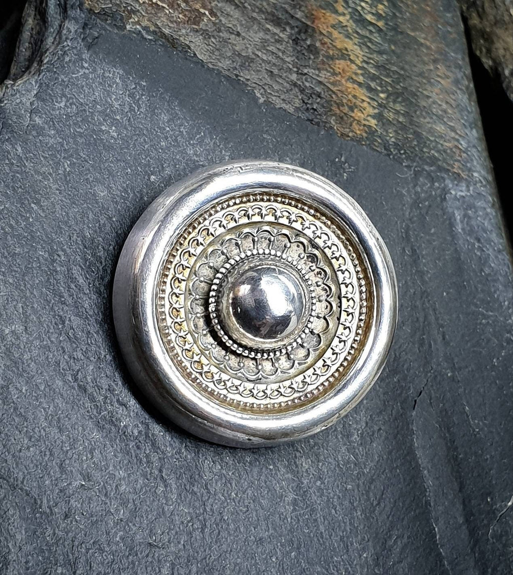 Antique Victorian SILVER ETRUSCAN Bullseye Brooch - 9.1g