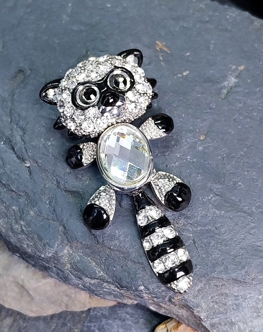 BUTLER & WILSON Moving Racoon Brooch - Articulated -  12.8g