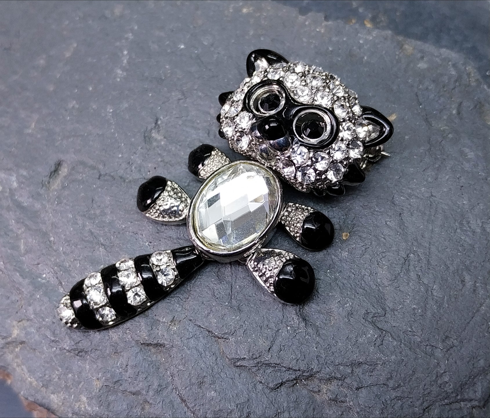 BUTLER & WILSON Moving Racoon Brooch - Articulated -  12.8g