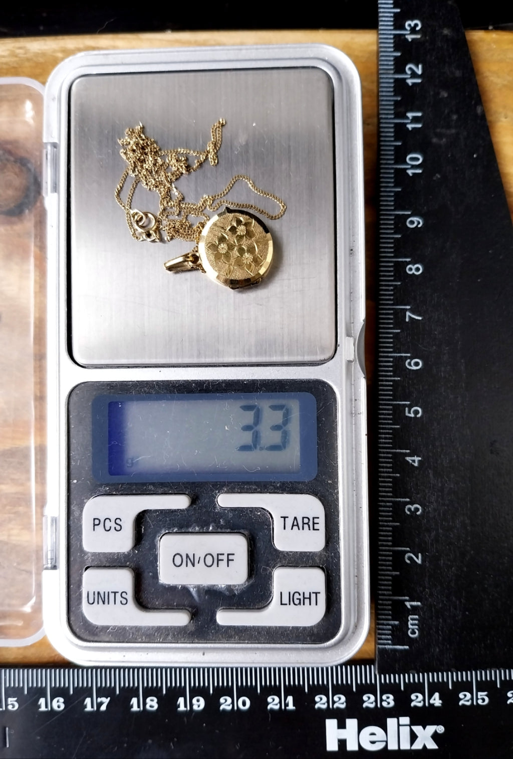 GEORG JENSEN 9ct Gold  Three Flower Locket - with 18" Gold Chain - 3.3g