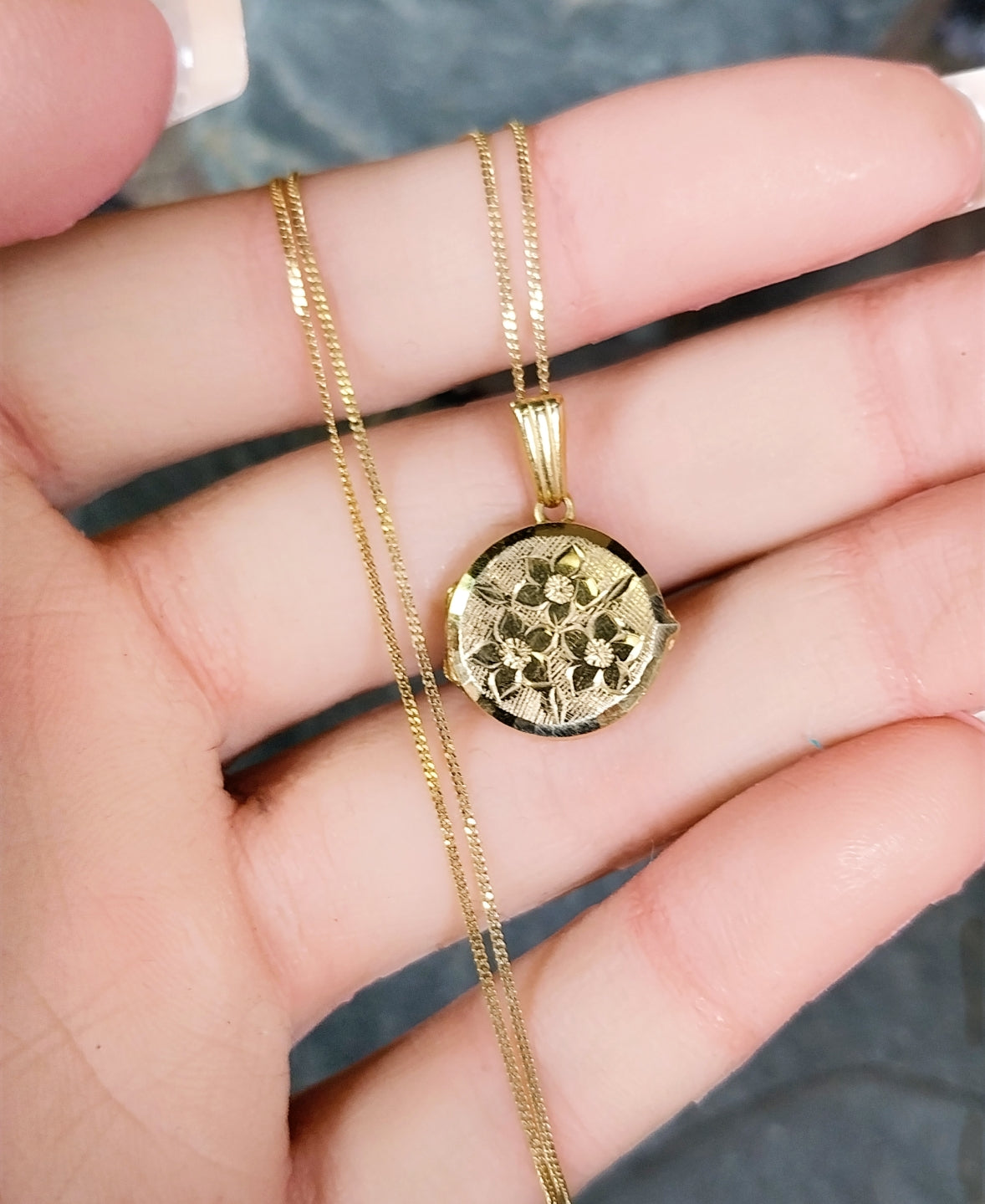 GEORG JENSEN 9ct Gold  Three Flower Locket - with 18" Gold Chain - 3.3g