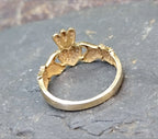 9ct GOLD & cz CLADDAGH Ring - Size Q (us 8) - 2.1g
