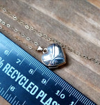 9ct GOLD Heart Locket Necklace Four Leaf Clover Inside on 18" Chain - 1.9g