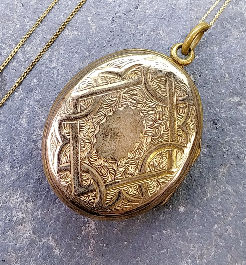 Antique 9ct GOLD LOCKET NECKLACE with Enamelled pattern & 18' Chain - 8.3g