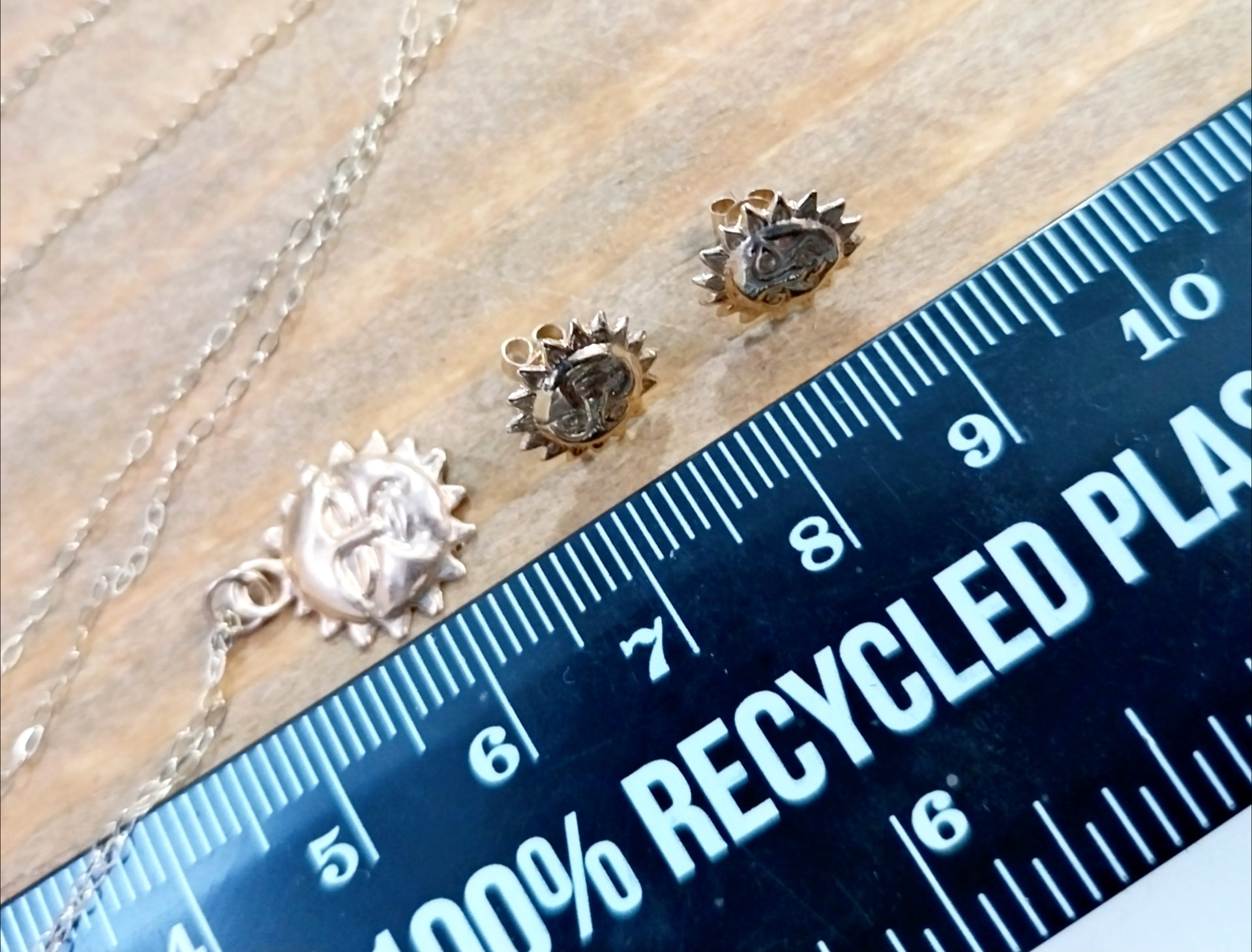 9ct Gold SUN Face NECKLACE and EARRINGS Matching Set
