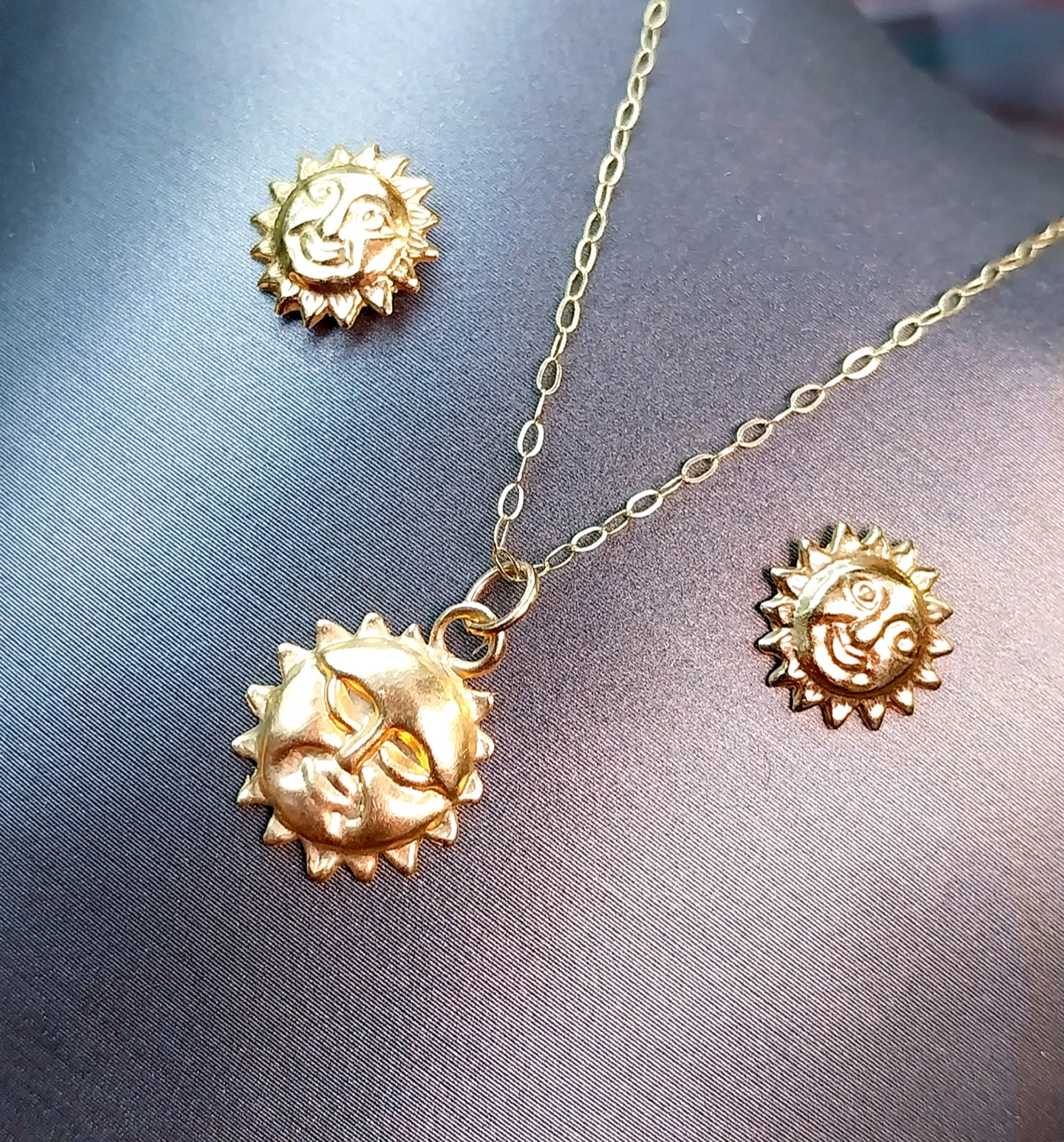 9ct Gold SUN Face NECKLACE and EARRINGS Matching Set