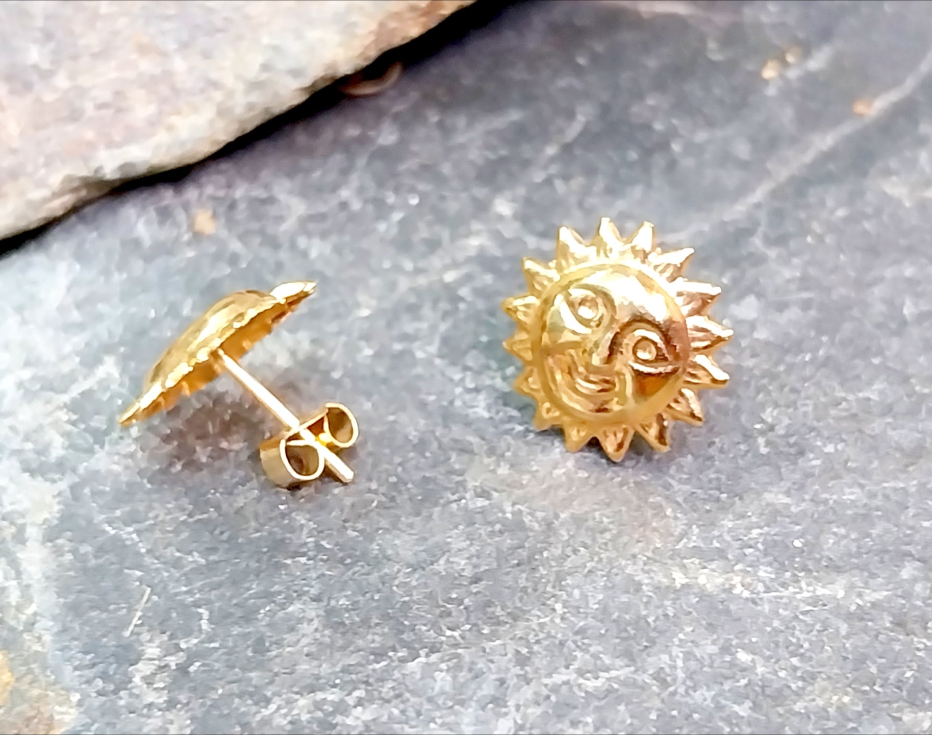 9ct Gold SUN Face NECKLACE and EARRINGS Matching Set