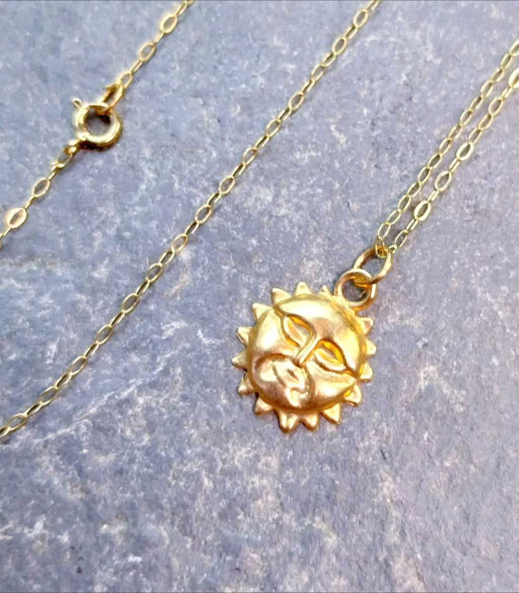 9ct Gold SUN Face NECKLACE and EARRINGS Matching Set