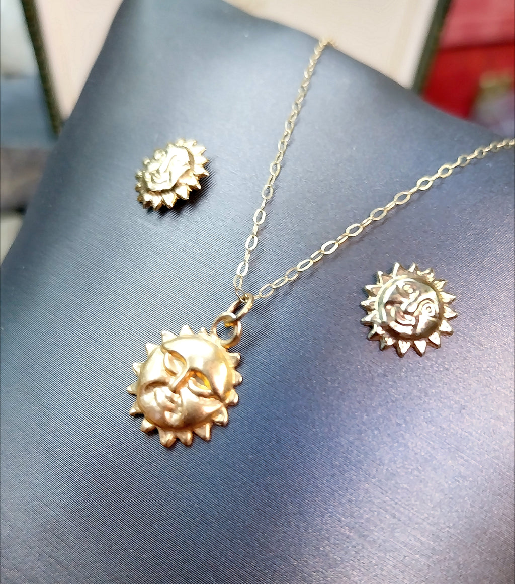9ct Gold SUN Face NECKLACE and EARRINGS Matching Set
