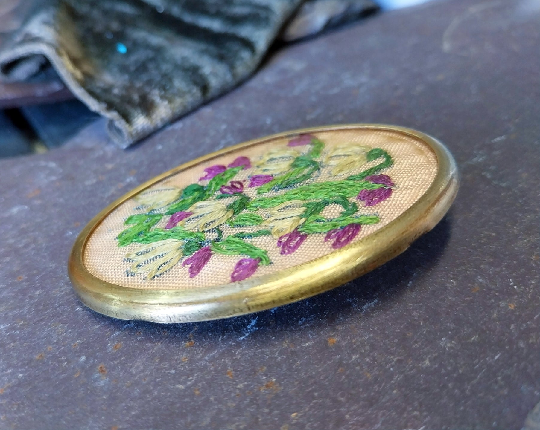 Victorian Large BROOCH with Embroidered Forget me not Flowers - 11.1g
