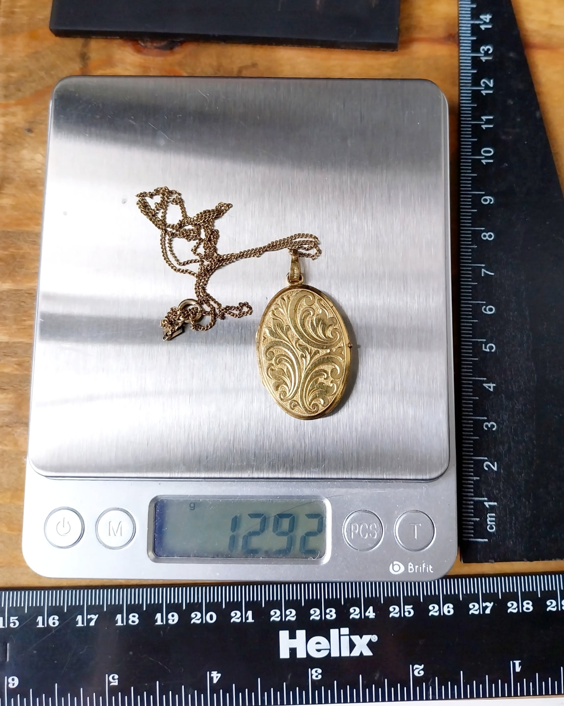 Large Vintage Oval Scroll LOCKET Necklace - Rolled Gold with 19" Chain - 12.9g