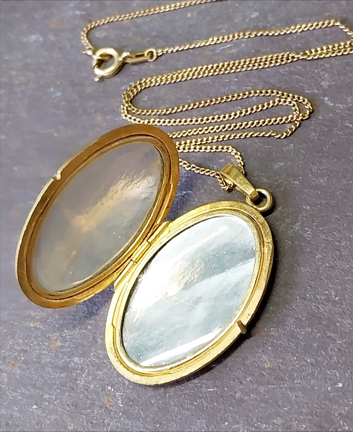 Large Vintage Oval Scroll LOCKET Necklace - Rolled Gold with 19" Chain - 12.9g