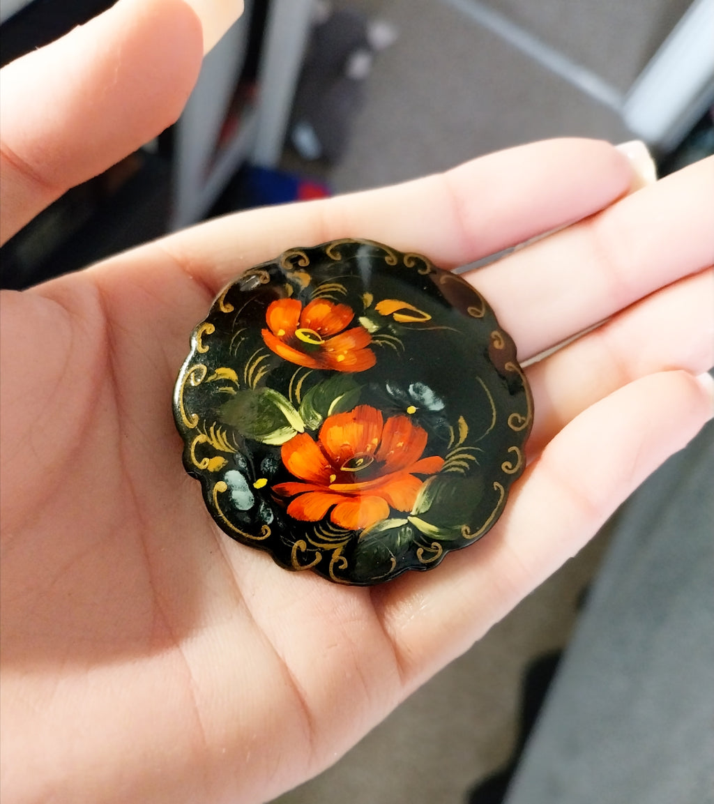 Russian Lacquer Art Brooch with Red Orange Flowers 7.4g