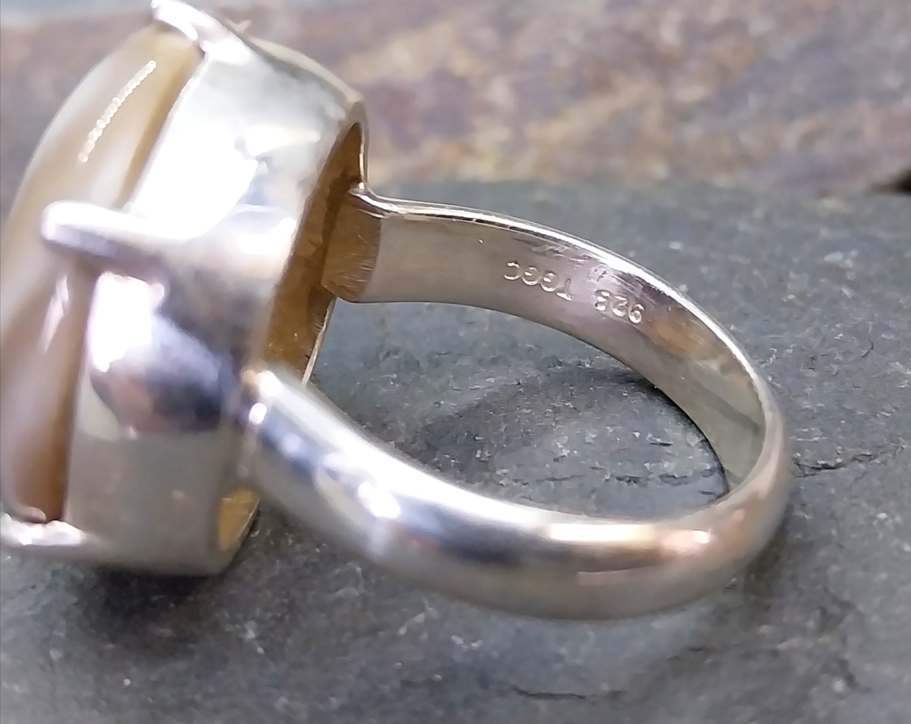 Vintage Large SILVER BANDED AGATE Ring - Size uk P (us.5 7) - 9.3g